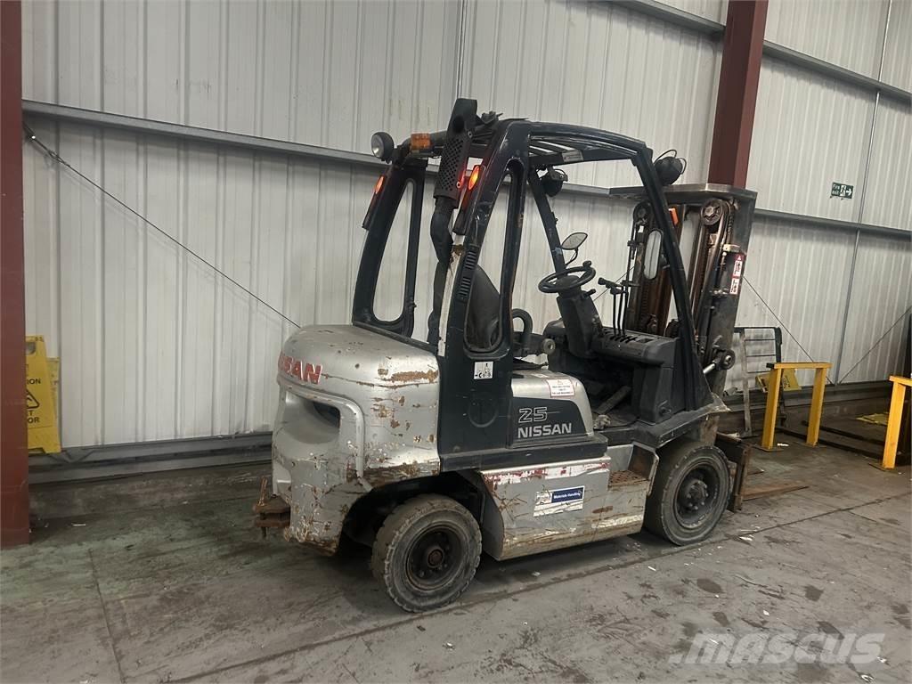 Nissan FD02A25Q 디젤 지게차