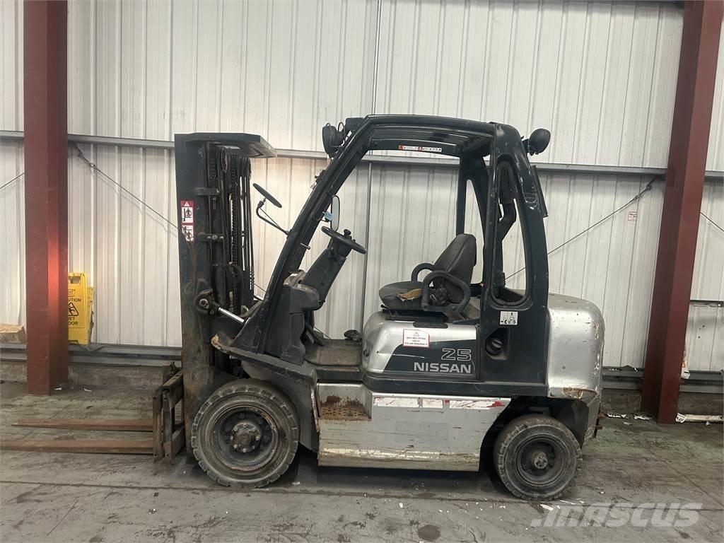 Nissan FD02A25Q 디젤 지게차