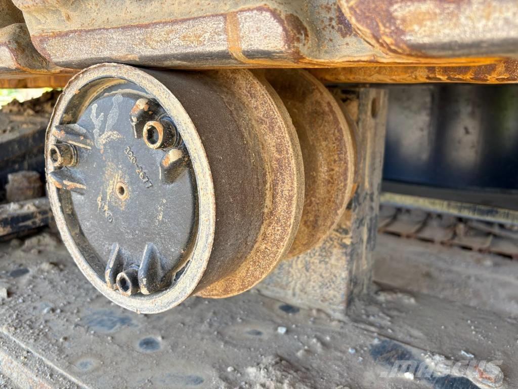 CAT 374 (On Transport) 대형 굴삭기 29톤 이상