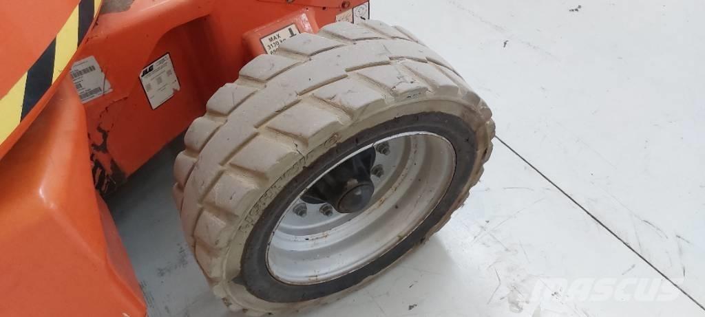 JLG E 450 AJ 관절형 전동이동 리프트