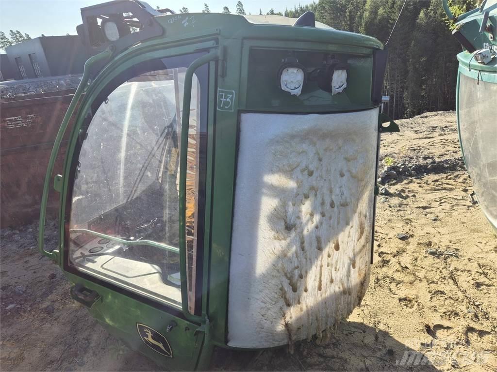 John Deere 1270G 캐빈 및 인테리어