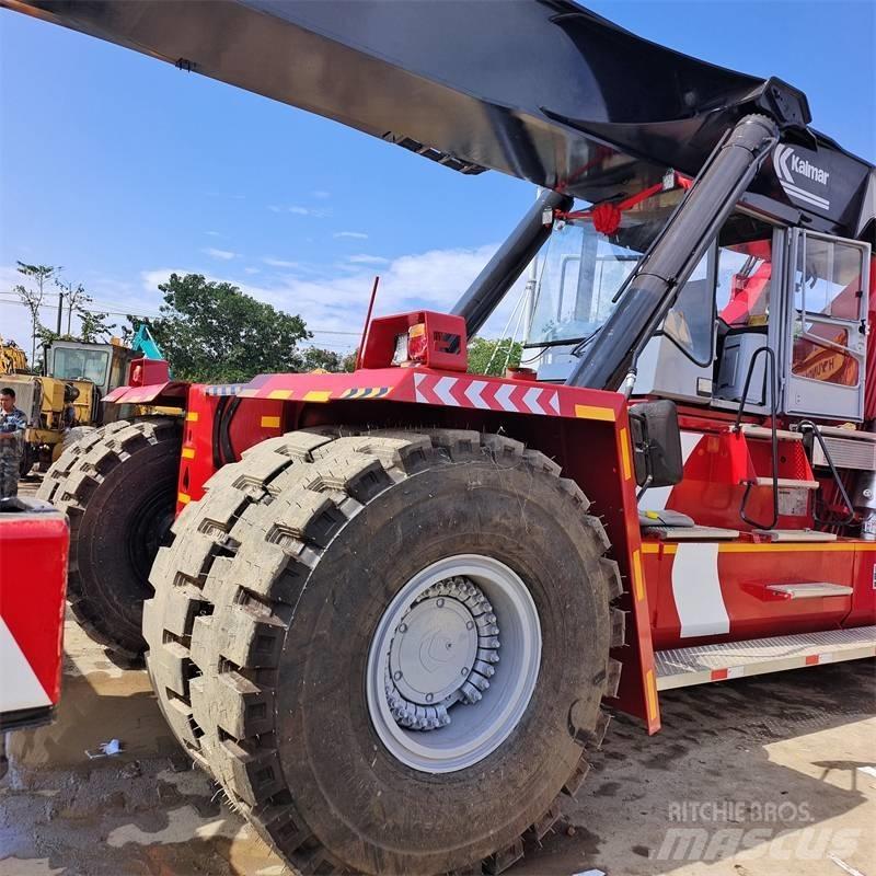 Kalmar DRF 450 리치 스태커