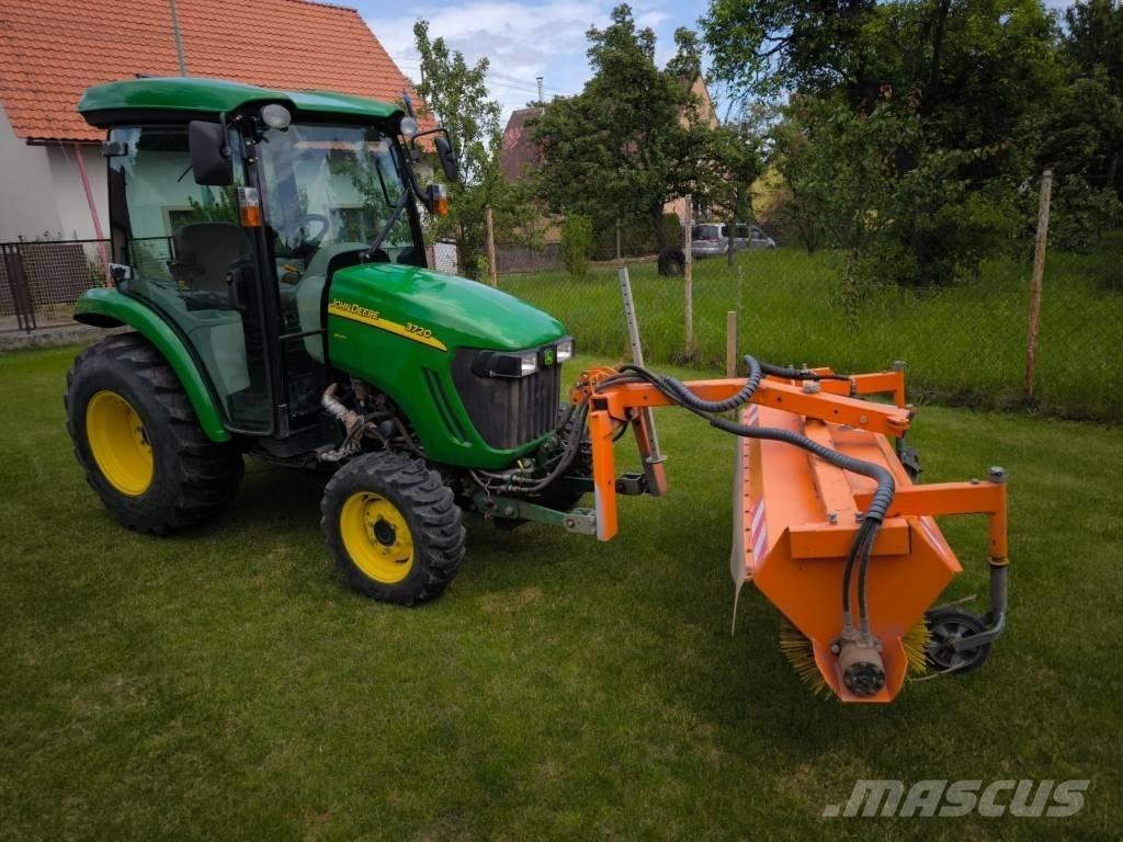 John Deere 3720 소형 트랙터