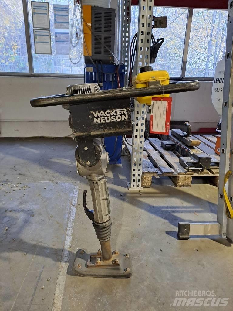 Wacker Neuson BS30 탬퍼