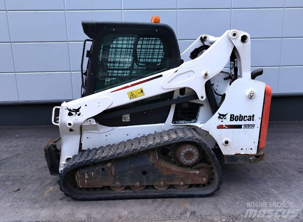 Bobcat T 590  스키드로더