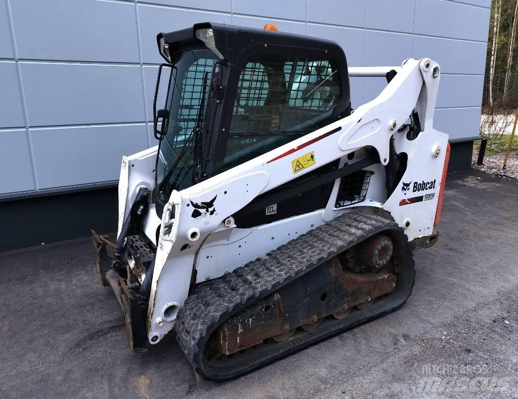 Bobcat T 590  스키드로더