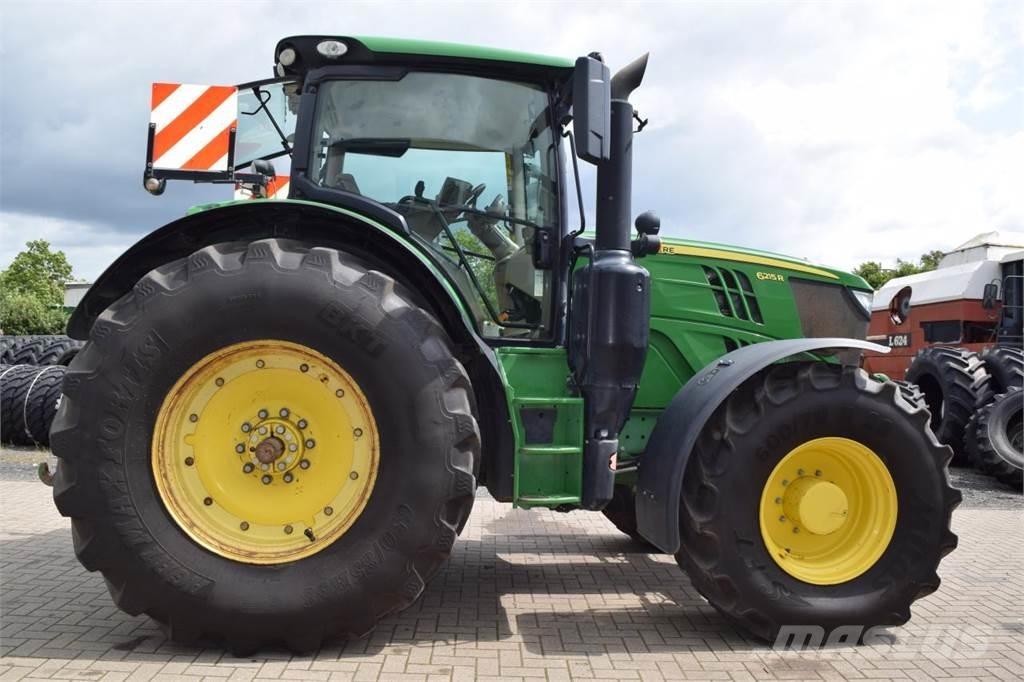John Deere 6215 R 트랙터