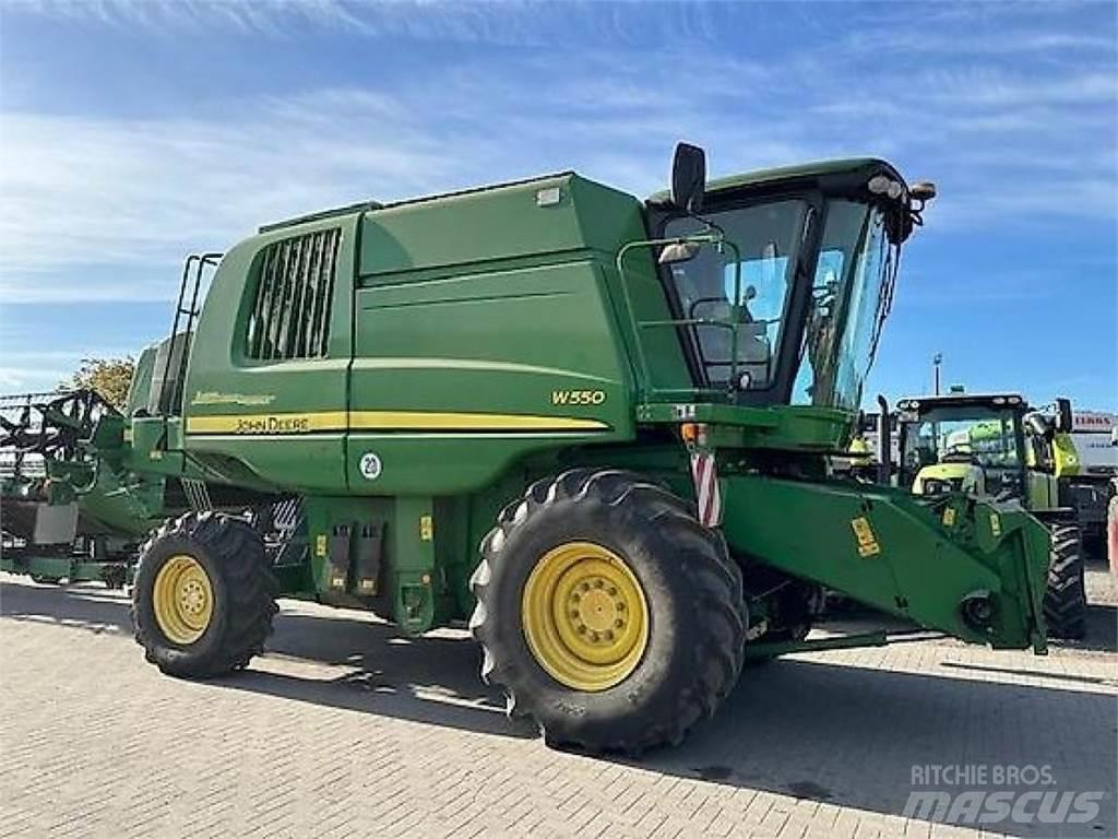 John Deere W550 콤바인 수확기