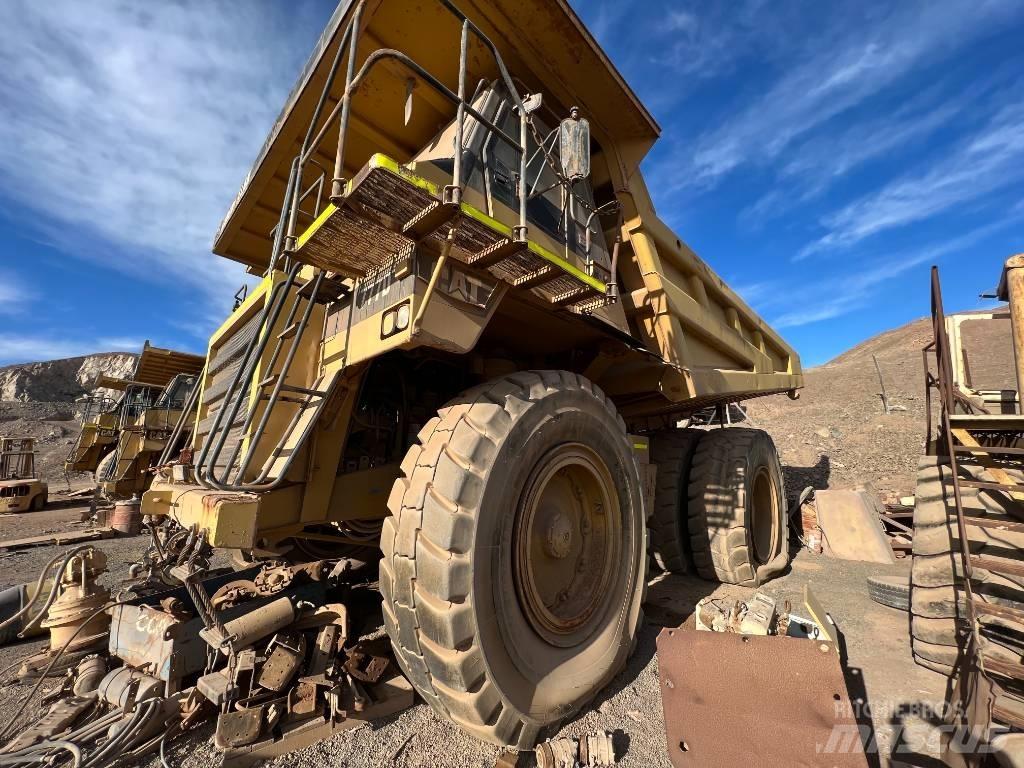CAT 777 D 건설현장 덤프트럭