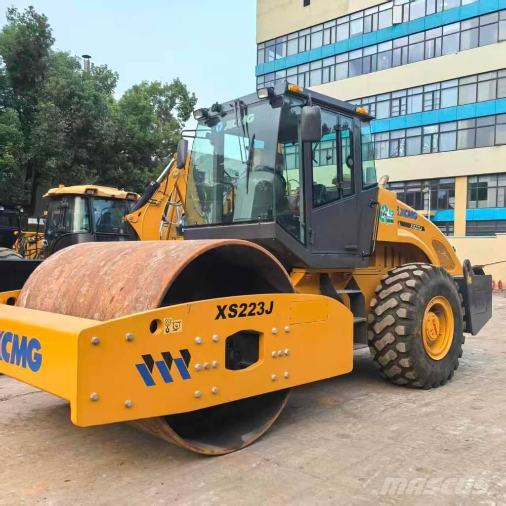 XCMG XS 223 J 싱글 드럼 롤러