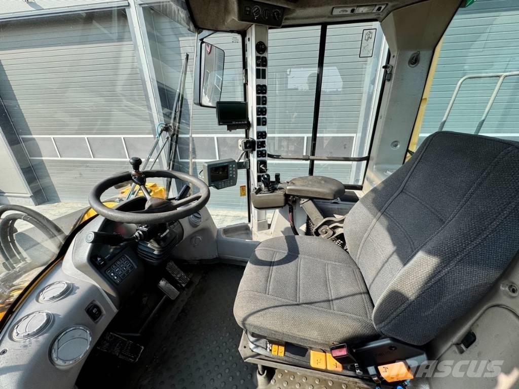 Volvo L 180 F  휠로우더
