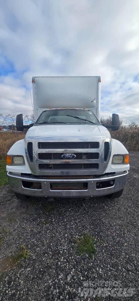Ford F 650 탑차 트럭