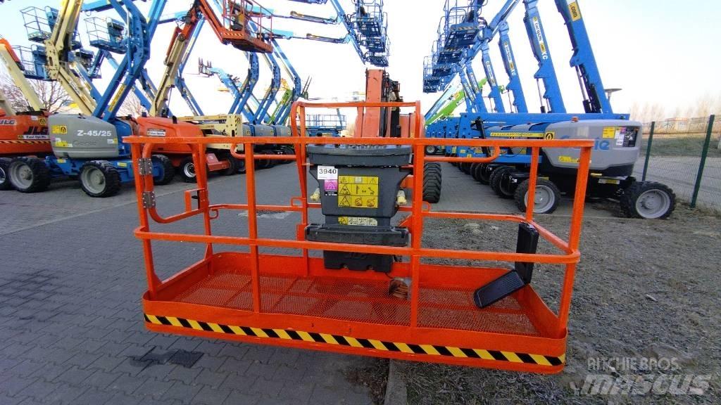 JLG 800 AJ 관절형 전동이동 리프트