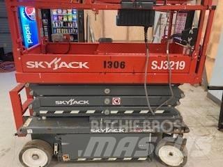 SkyJack SJ 3219 가위형 리프트