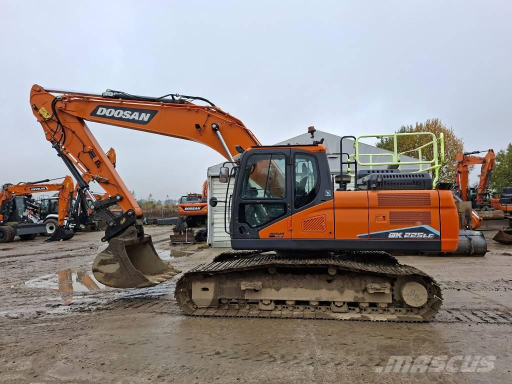Doosan DX 225 LC 대형 굴삭기 29톤 이상