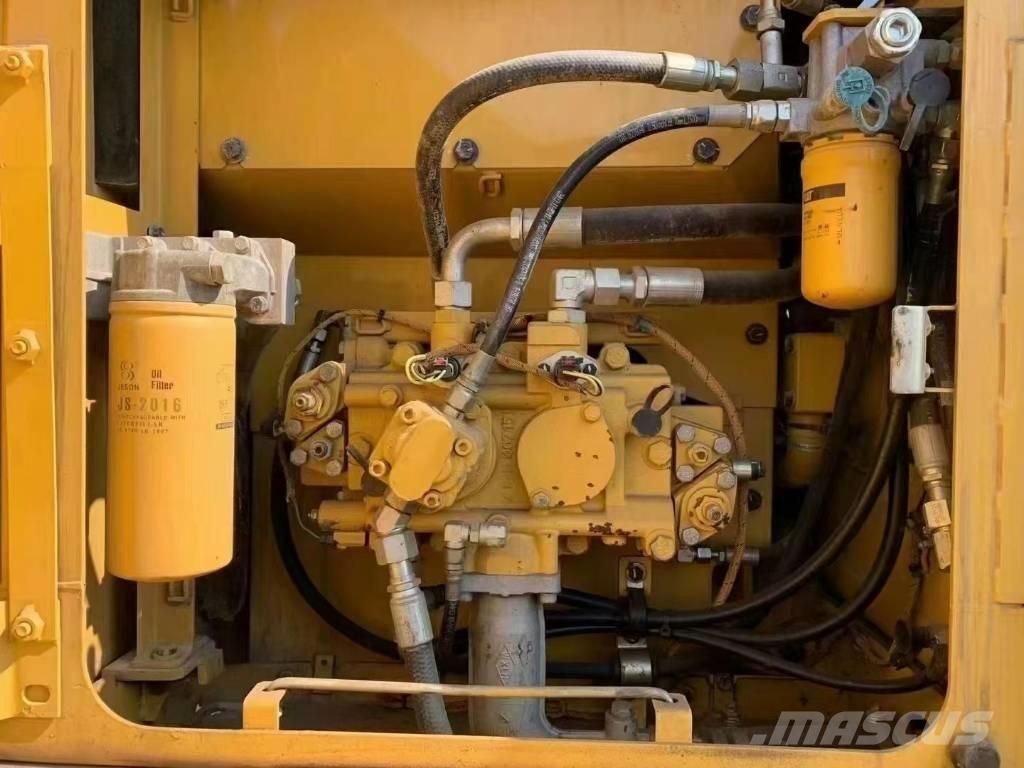 CAT CAT318D 대형 굴삭기 29톤 이상
