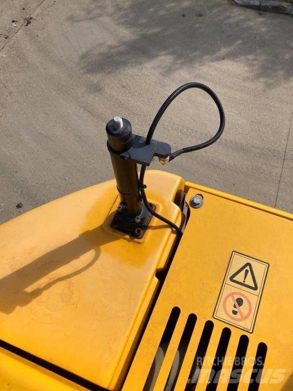 JCB 245 XR 대형 굴삭기 29톤 이상