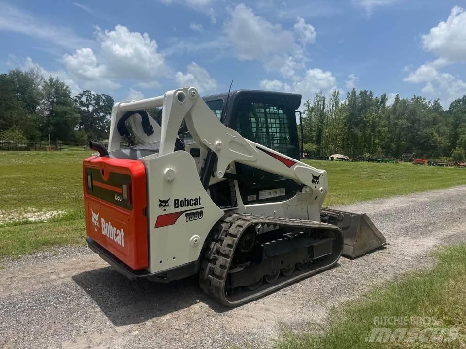 Bobcat T 590  스키드로더
