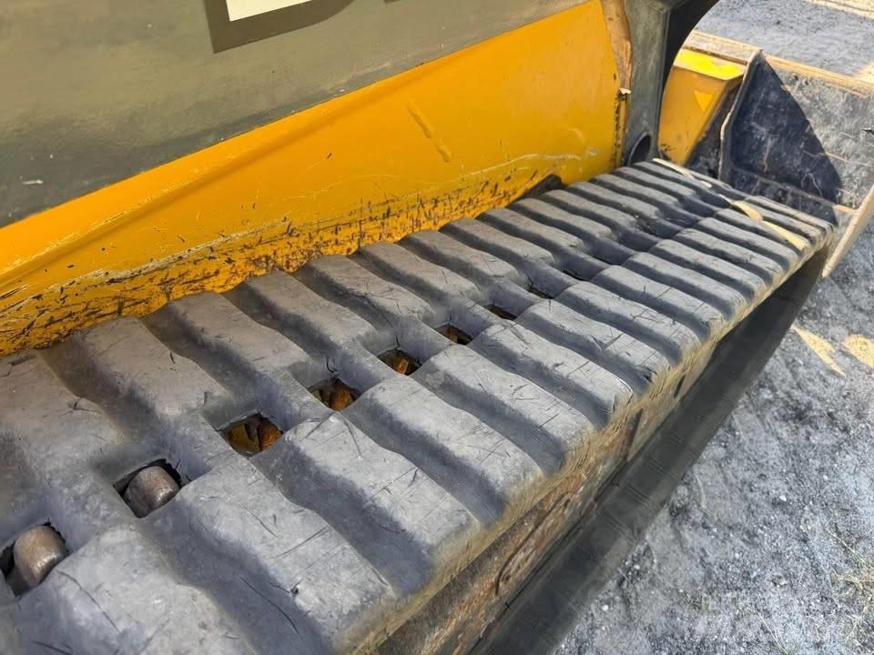 John Deere 325G  스키드로더