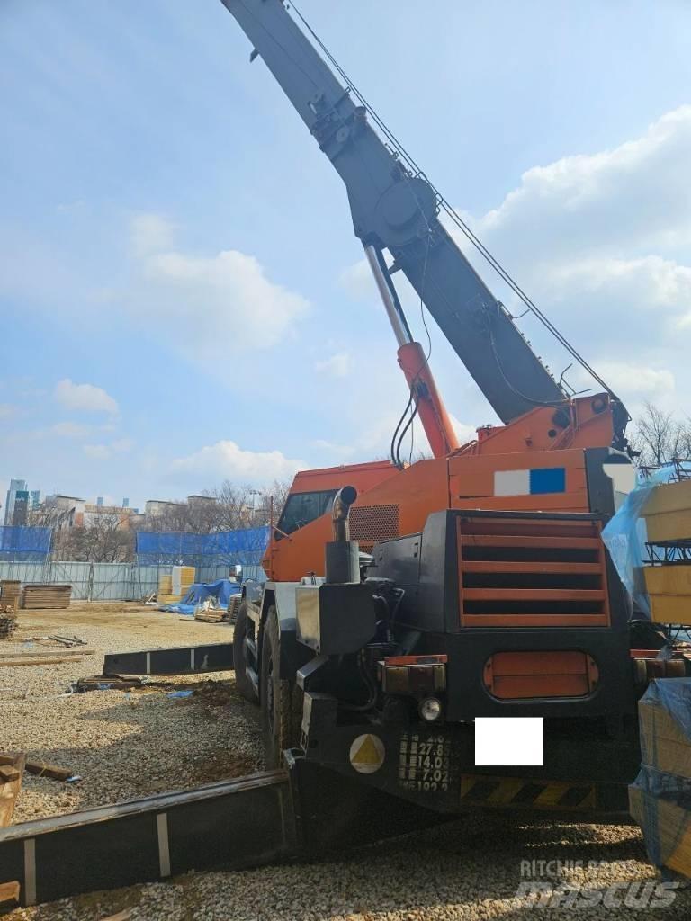 Komatsu LW 250 R/T 크레인