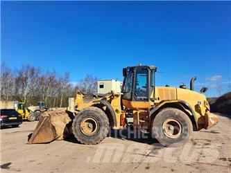 CASE 821 F  휠로우더