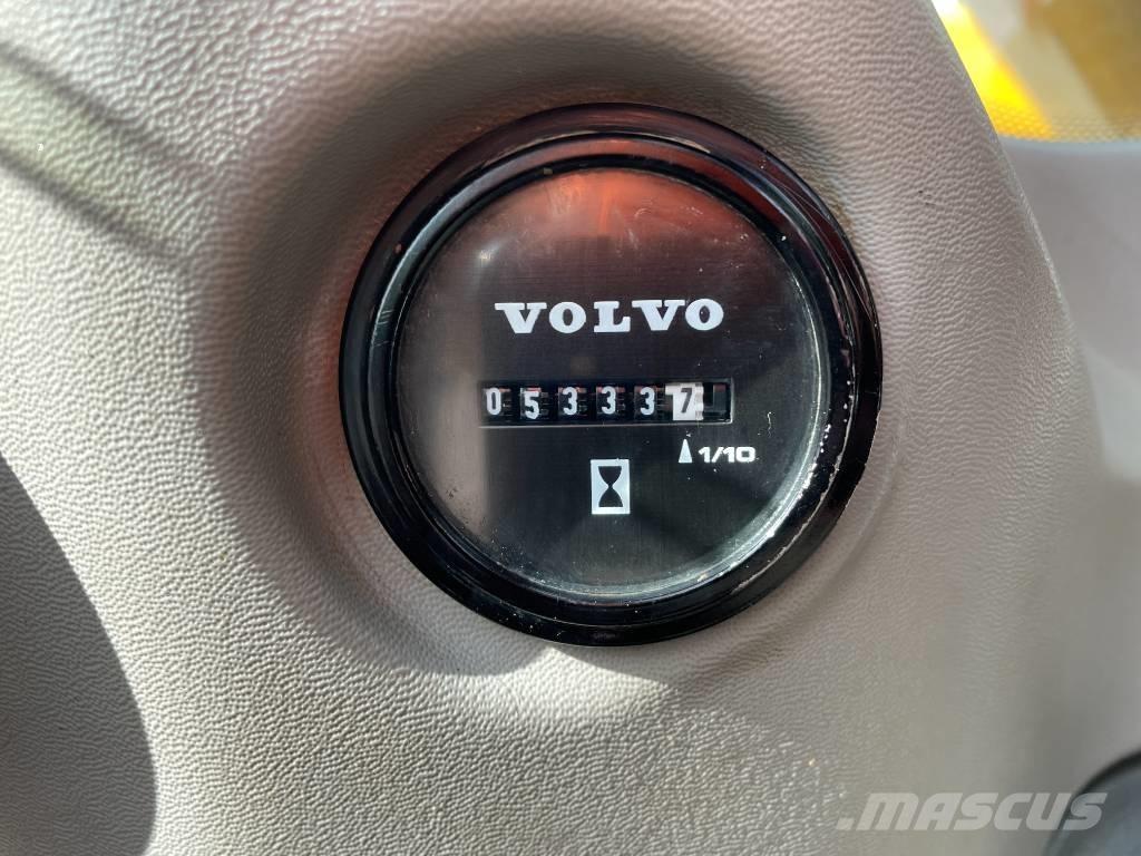 Volvo ECR 235 대형 굴삭기 29톤 이상