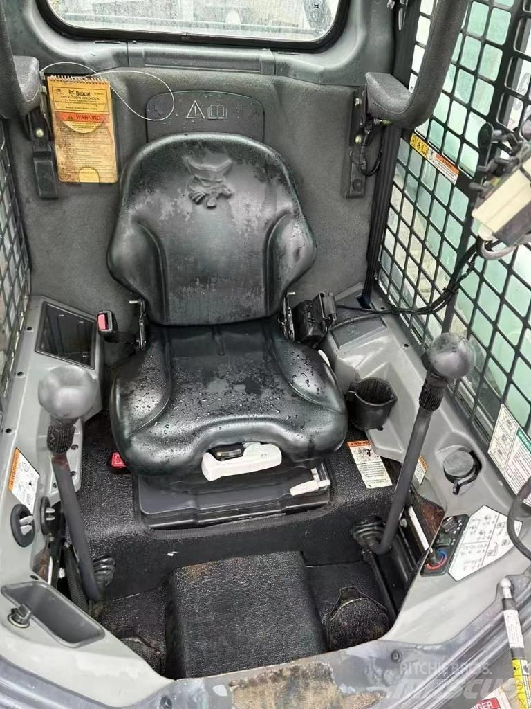 Bobcat S 750  스키드로더