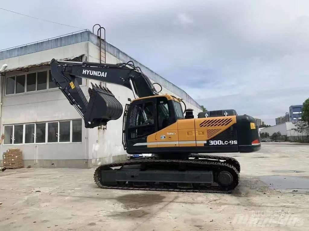Hyundai 300-9 대형 굴삭기 29톤 이상