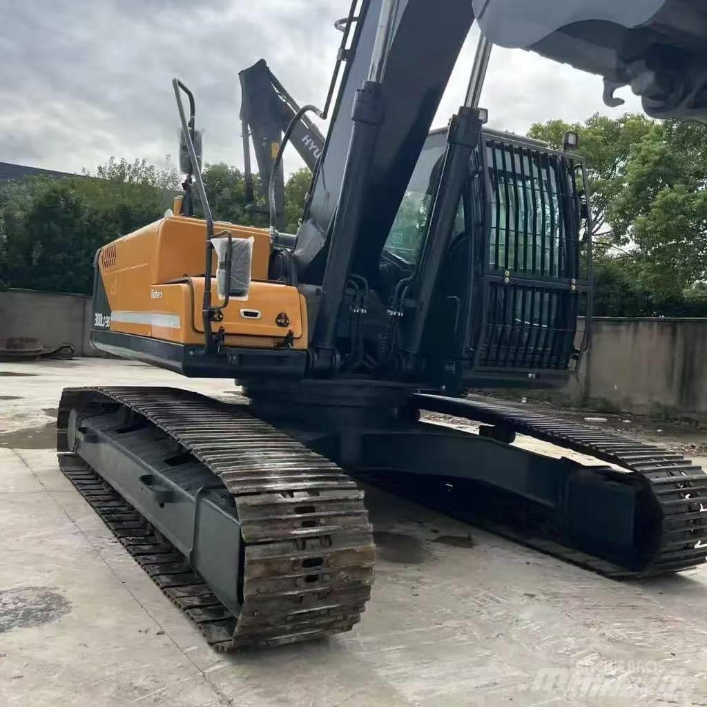Hyundai 300-9 대형 굴삭기 29톤 이상