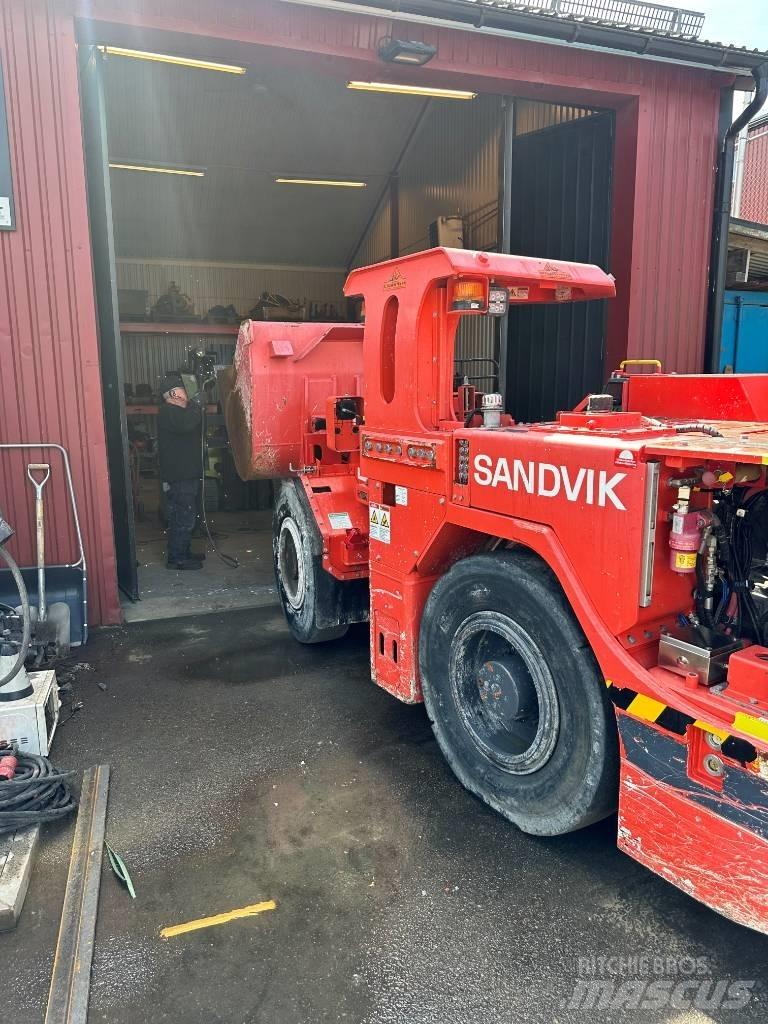 Sandvik LH202 지하 광산용 로더