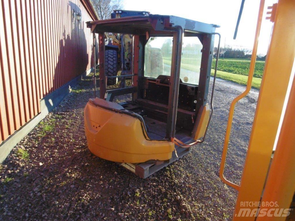  Hytt Volvo L60F 캐빈 및 인테리어