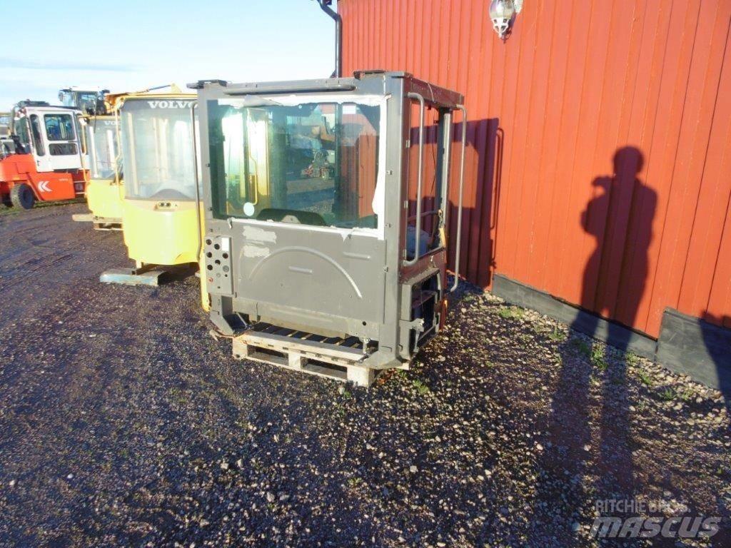  Hytt Volvo L60F 캐빈 및 인테리어