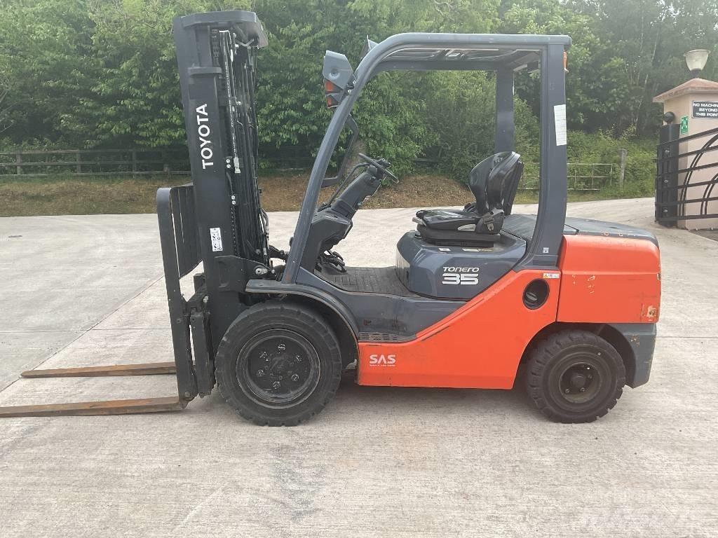 Toyota 02-8 FDJF 35 디젤 지게차