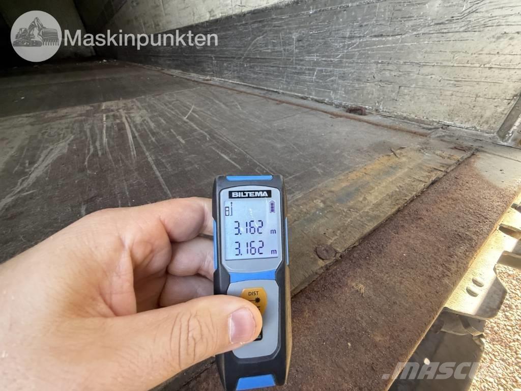 Schmitz SKO 24 박스 바디 세미 트레일러