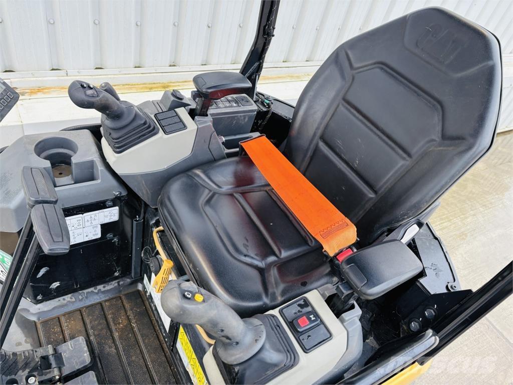 CAT 301.7CR 소형 굴삭기 7톤 미만