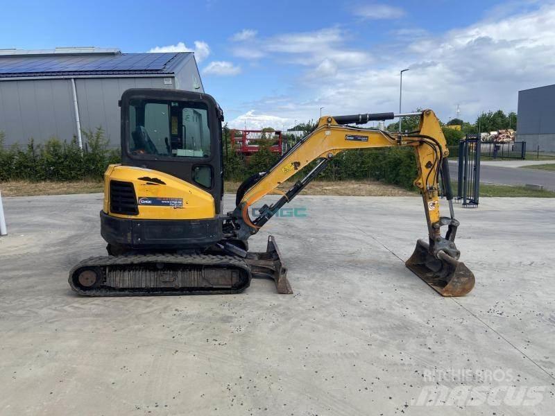 Bobcat E 35  휠 굴삭기