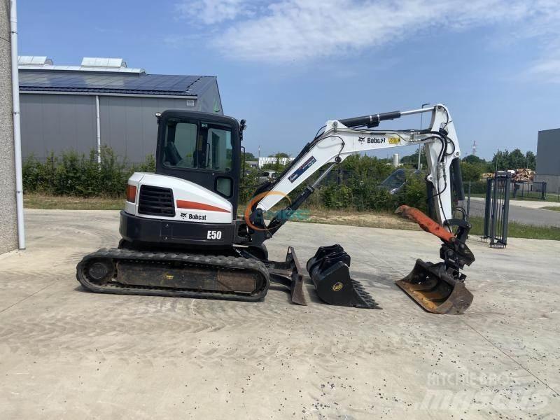 Bobcat E 50  휠 굴삭기
