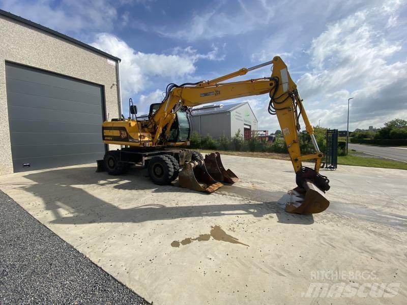 JCB JS145W  휠 굴삭기