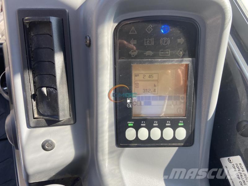 Yanmar VIO38-6  휠 굴삭기