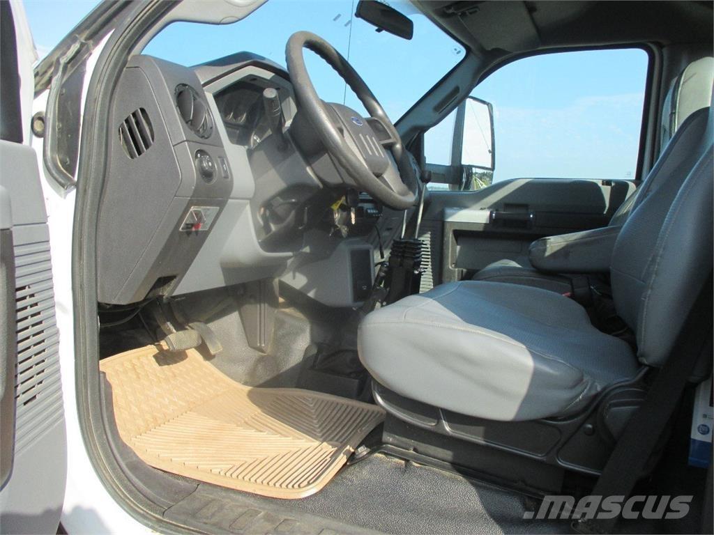 Ford F750 훅 리프트 트럭