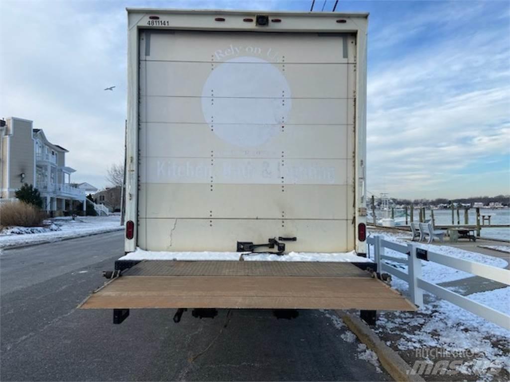Isuzu FTR 탑차 트럭