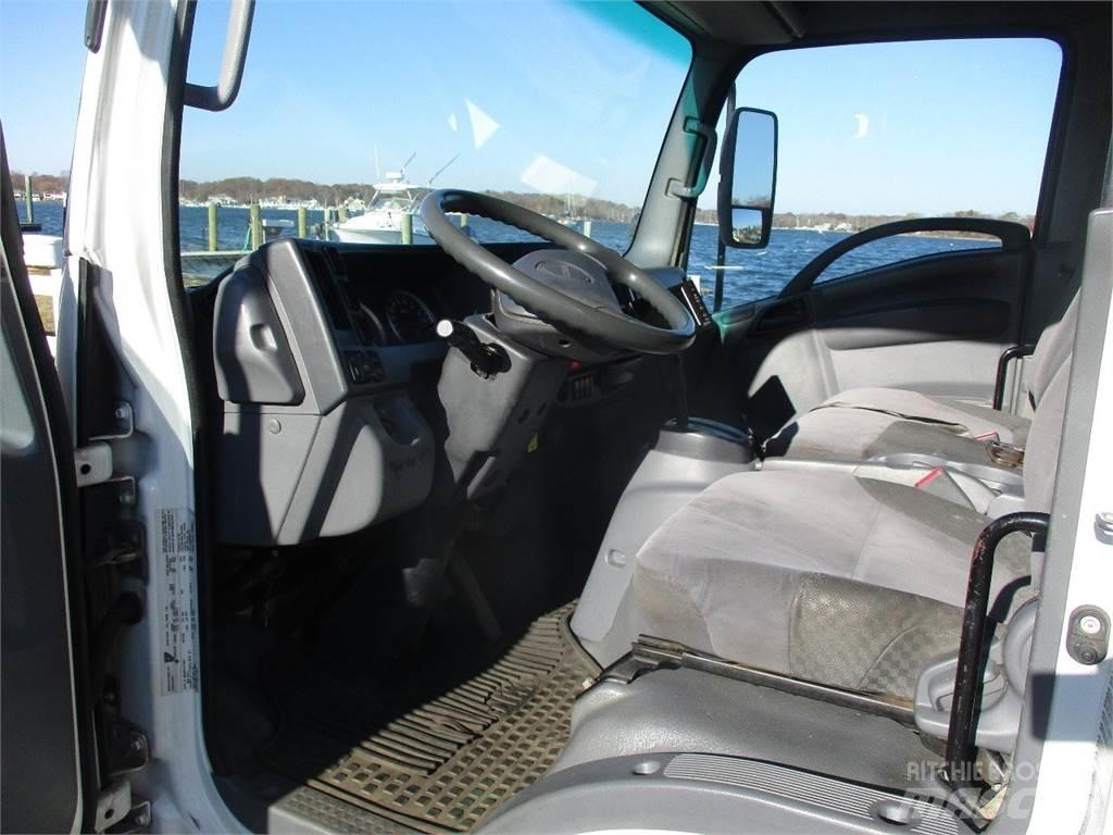 Isuzu NRR 탑차 트럭