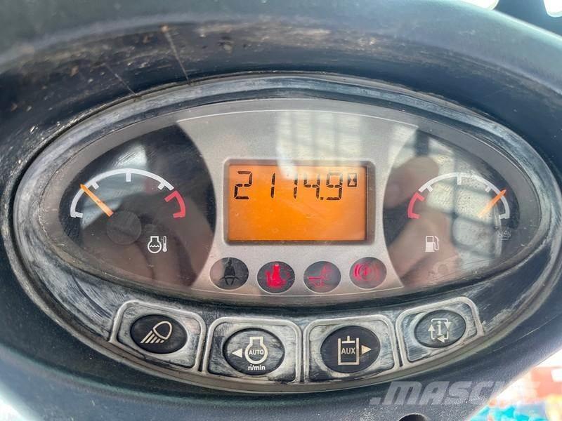 Bobcat T590 HF 미니 로더