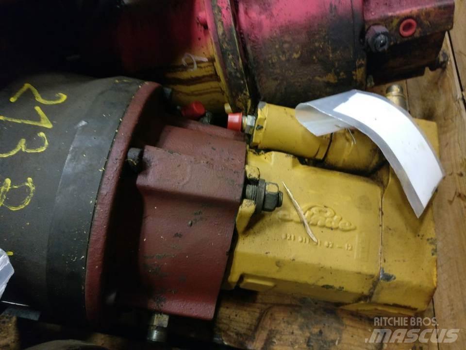 CAT 213B 유압식 기계
