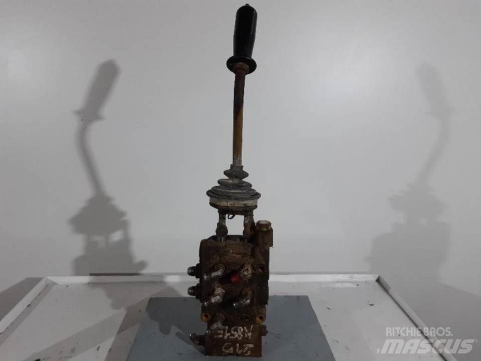 CAT 215 캐빈 및 인테리어