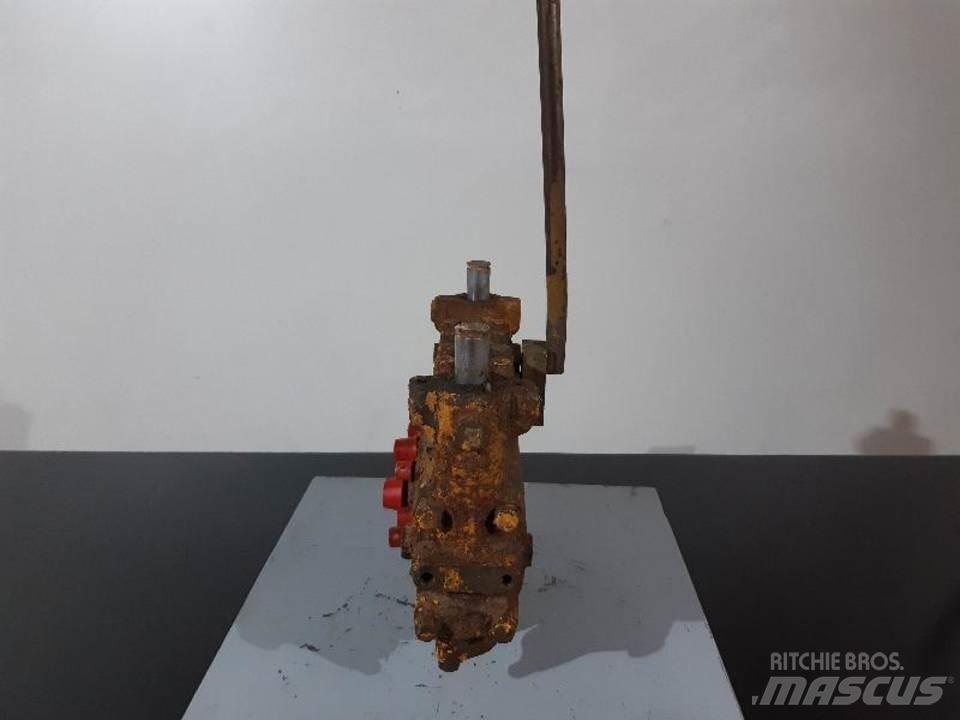 CAT 215 캐빈 및 인테리어