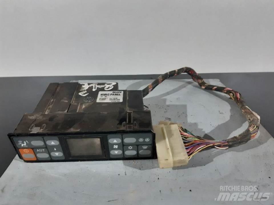 CAT 318C 캐빈 및 인테리어
