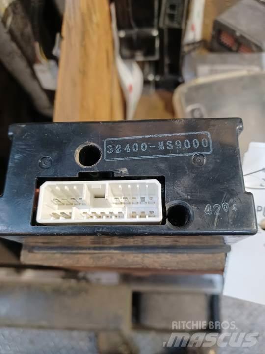CAT 318C 캐빈 및 인테리어