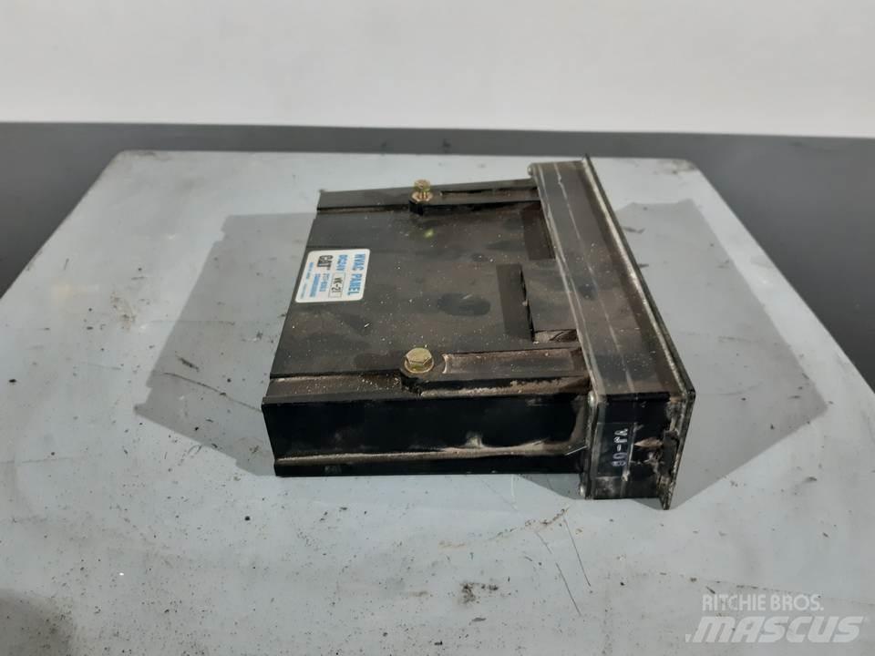 CAT 318C 캐빈 및 인테리어