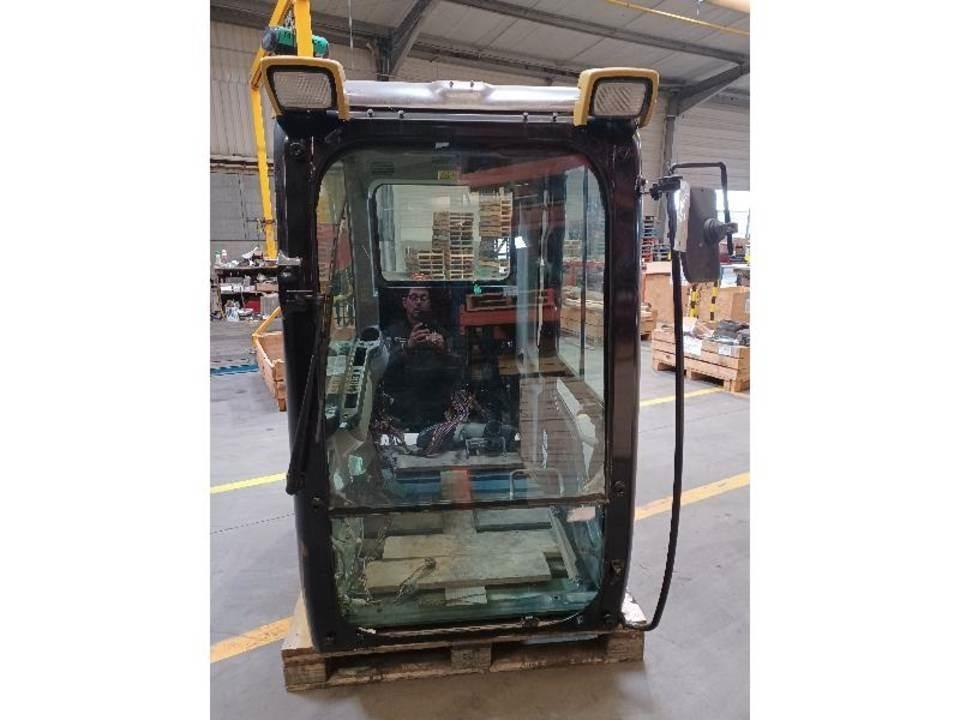 CAT 320DL 캐빈 및 인테리어